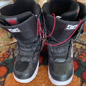 DC Snowboard Boots Men’s Size 9